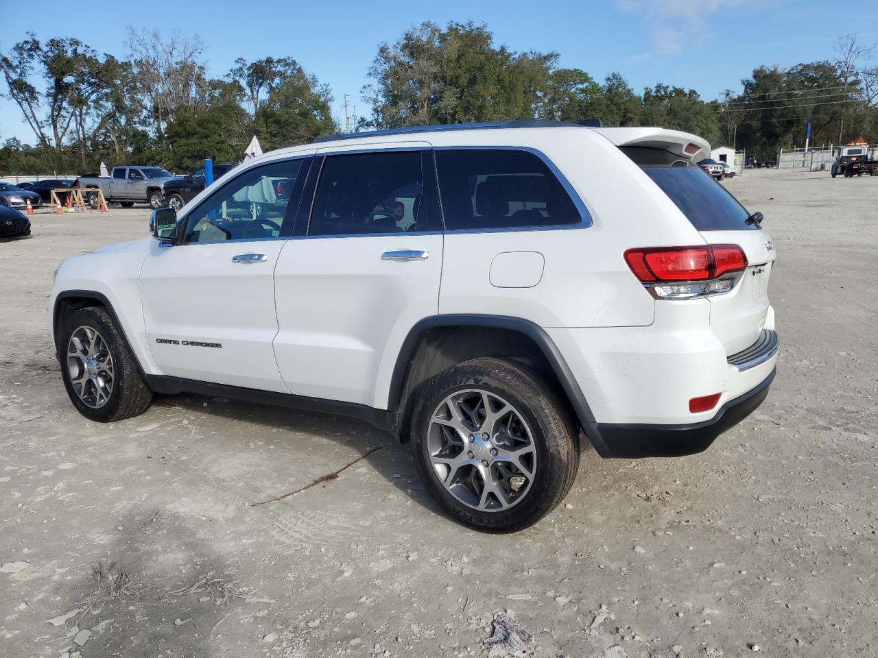 2020 Jeep Grand Cherokee - Image 2