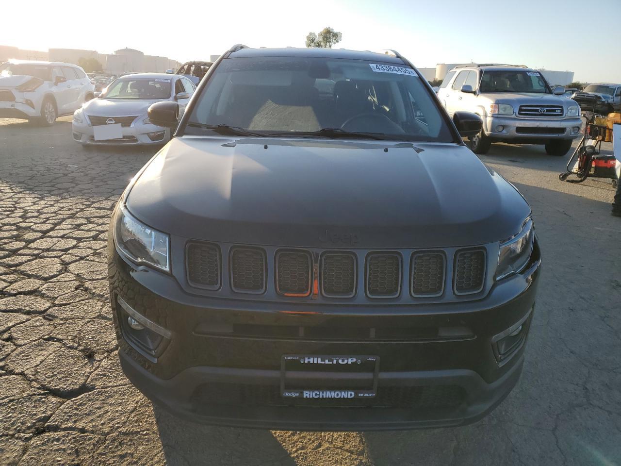 2018 Jeep Compass - Image 5