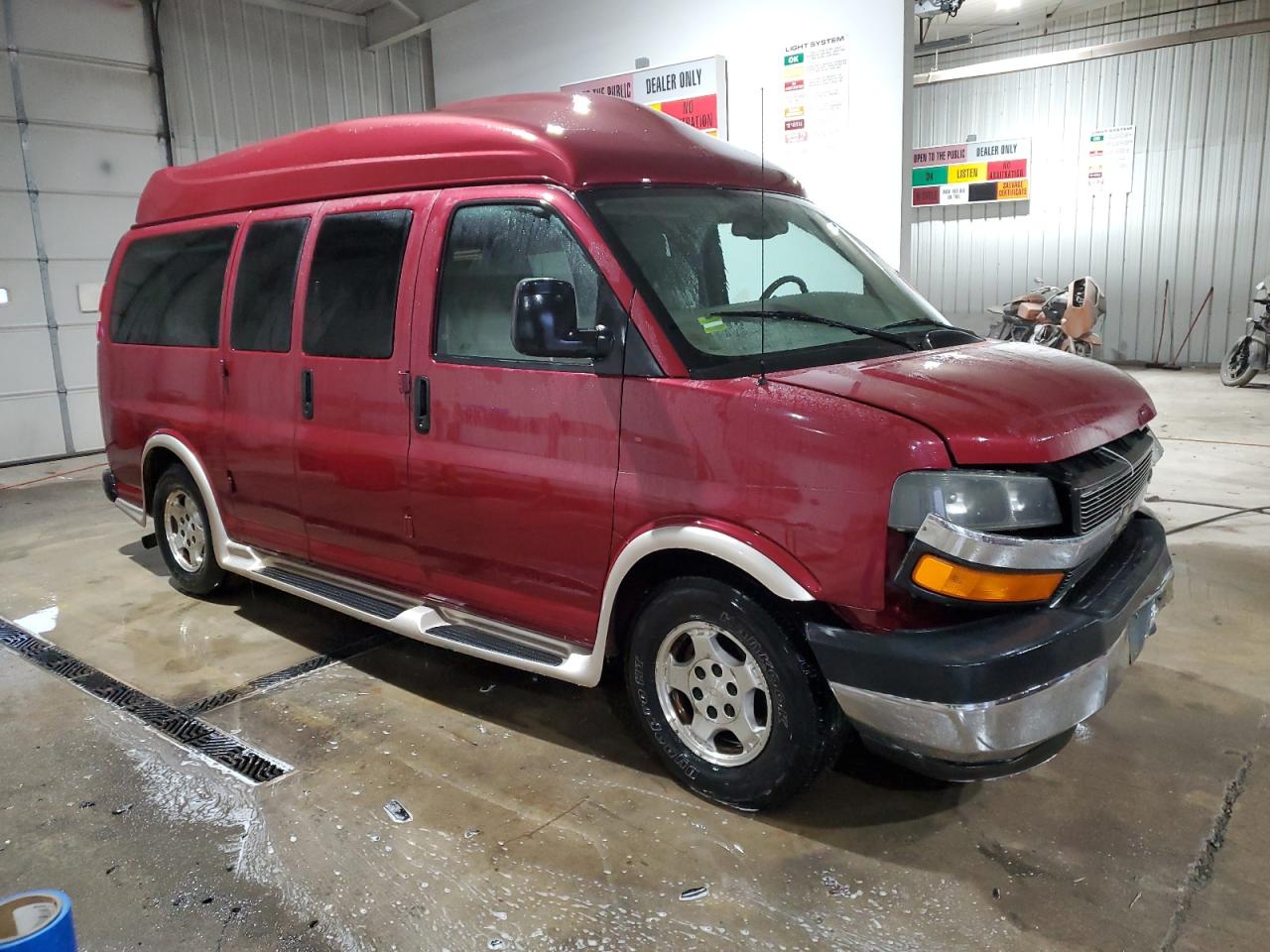 2006 Chevrolet Express - Image 4