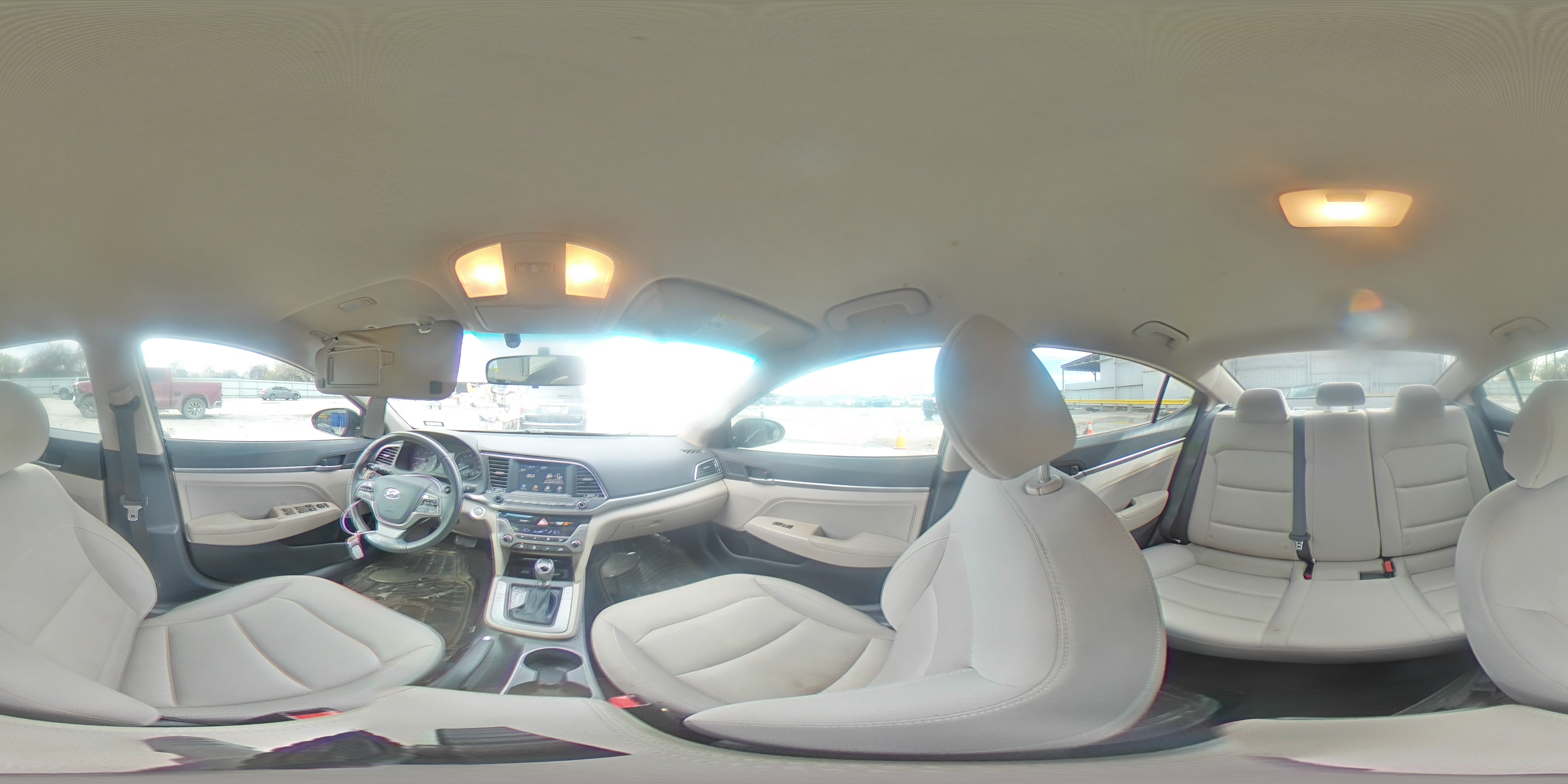 2017 Hyundai Elantra - Image 13