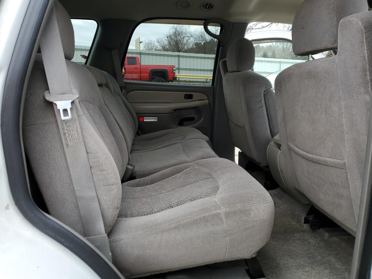 2000 Chevrolet Tahoe K1500 VIN: 1GNEK13T2YJ201665 Lot: 41811335