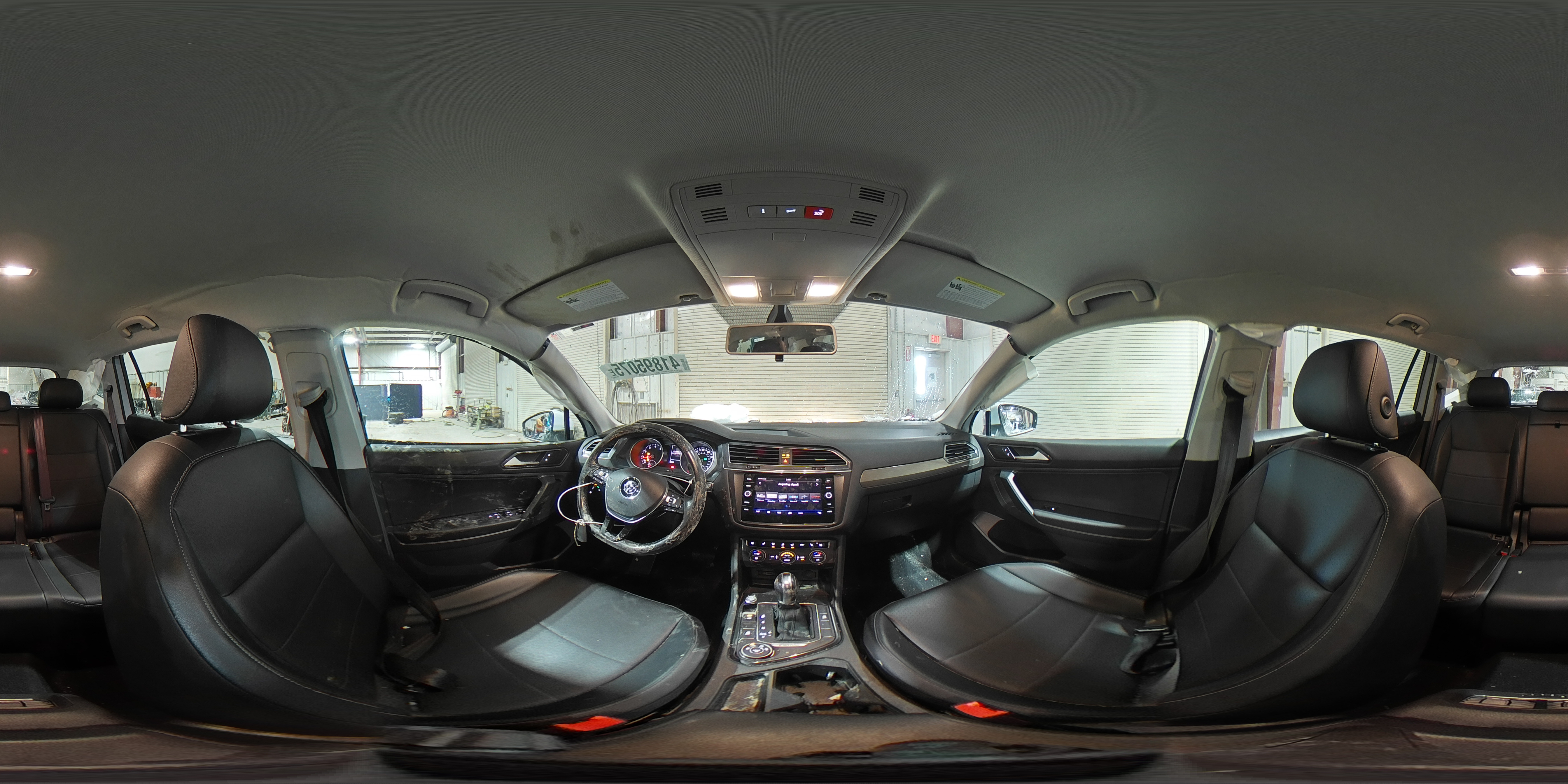 2018 Volkswagen Tiguan - Image 14