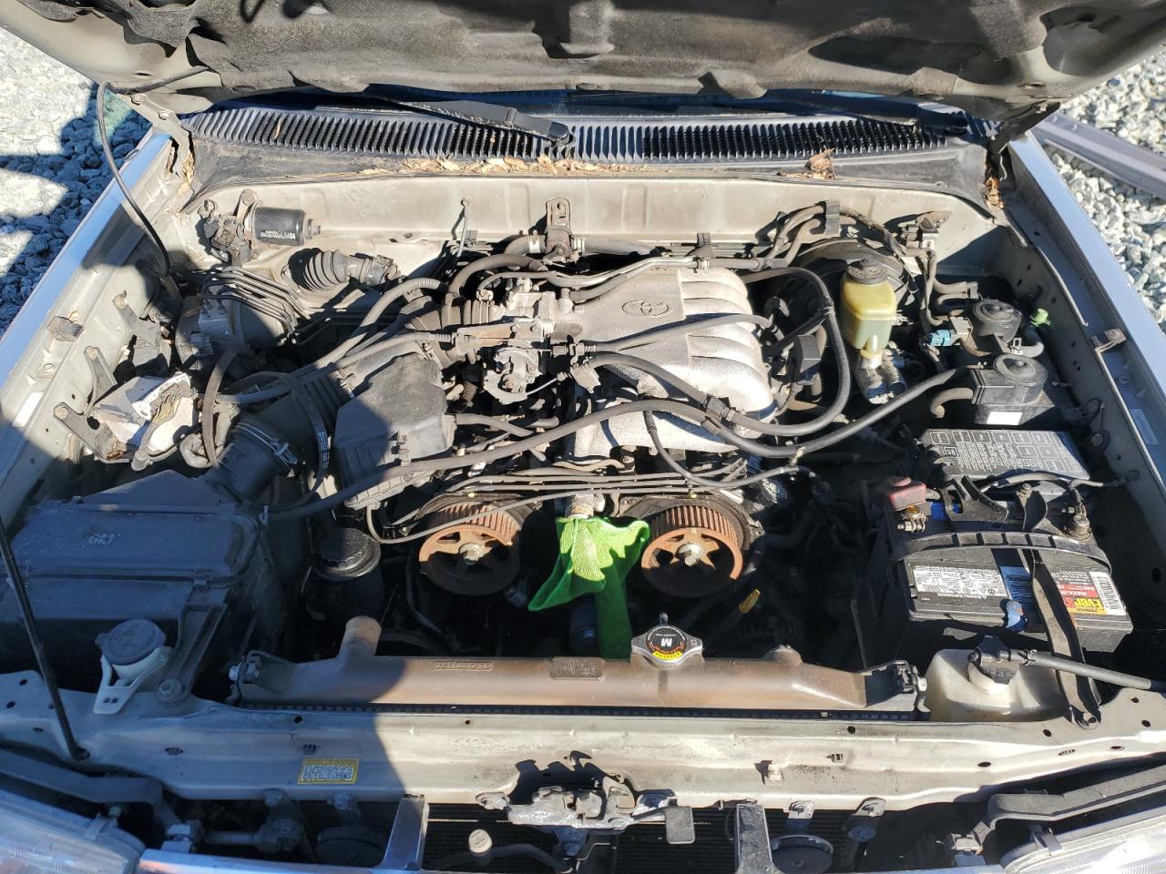 2000 Toyota 4Runner - Image 12