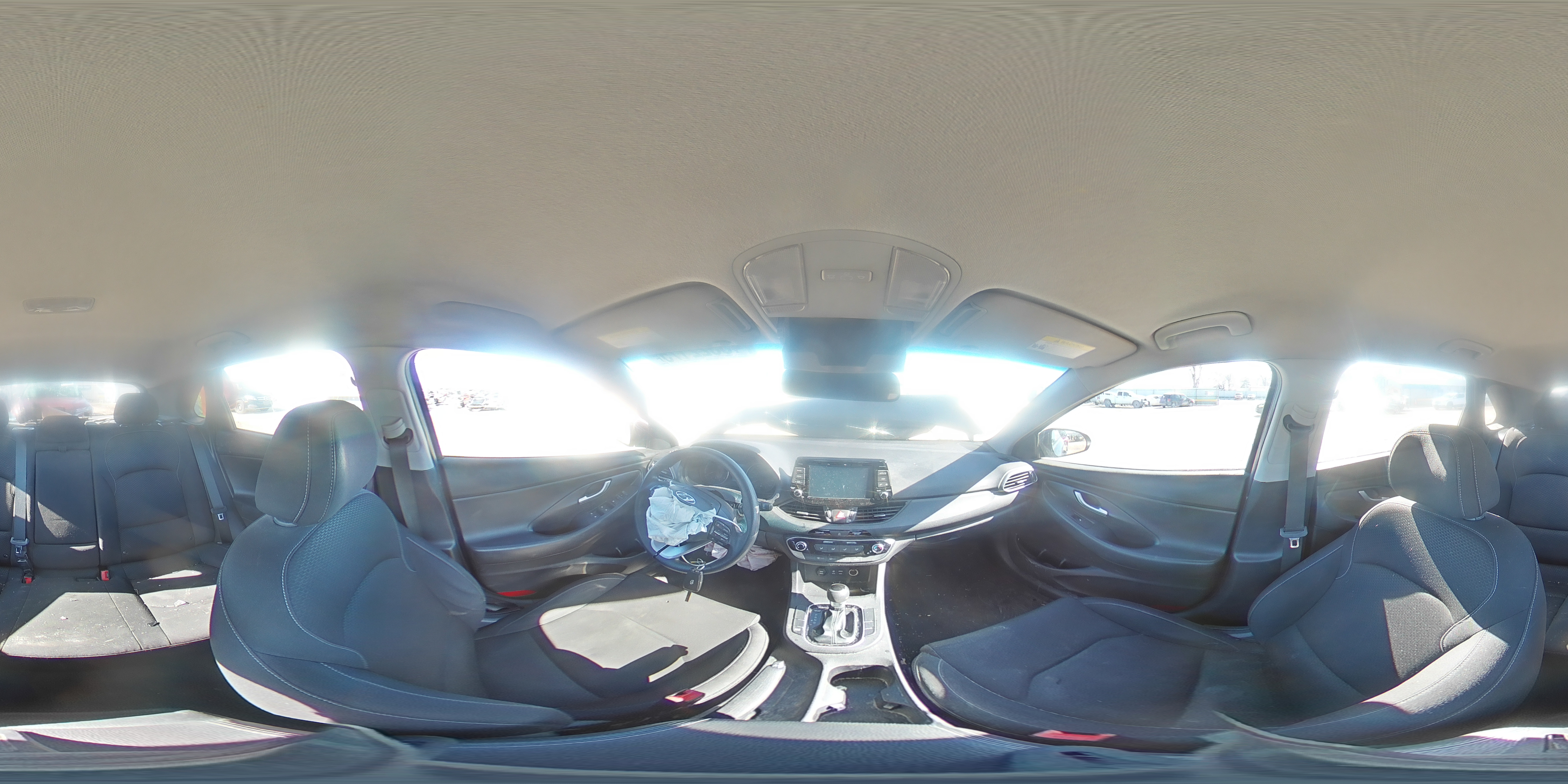 2019 Hyundai Elantra - Image 12