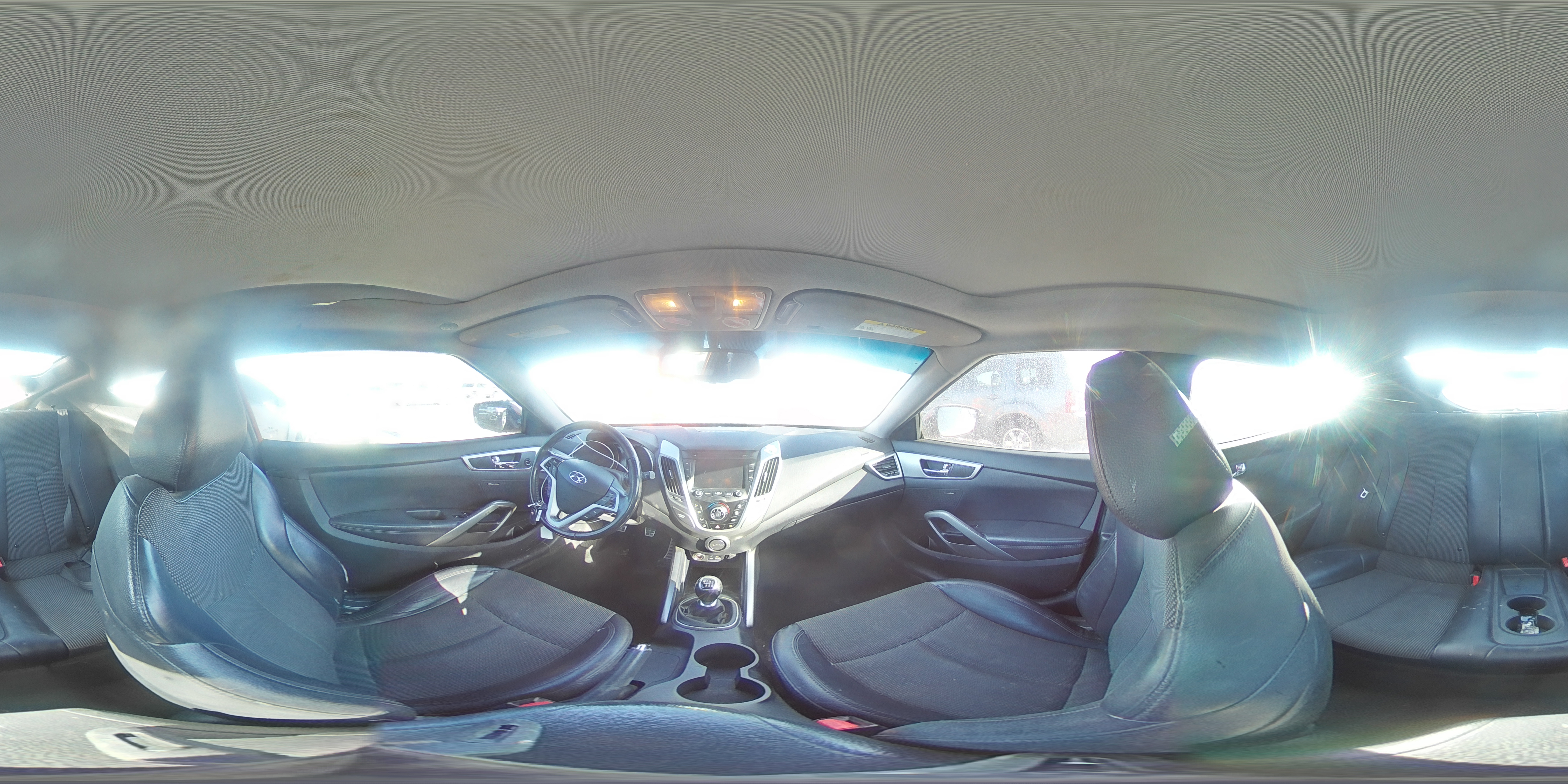 2013 Hyundai Veloster - Image 14