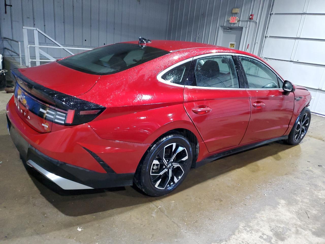 2024 Hyundai Sonata - Image 3