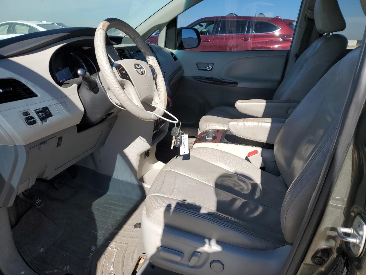 2013 Toyota Sienna - Image 7