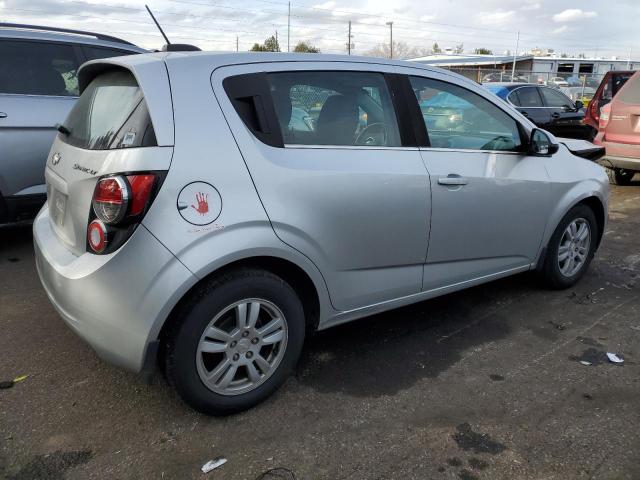 Hatchbacks CHEVROLET SONIC 2016 Srebrny