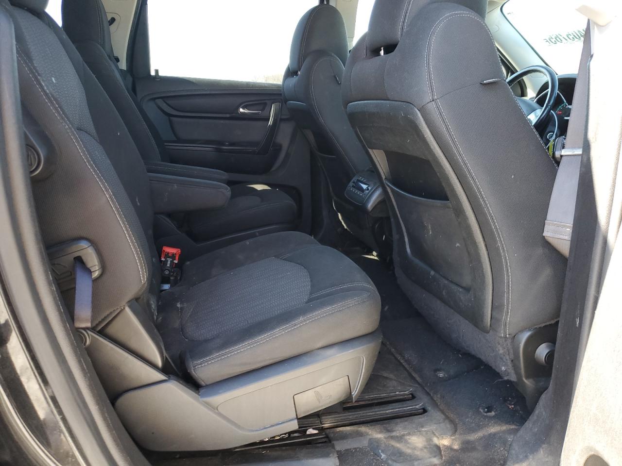 2015 Chevrolet Traverse - Image 11