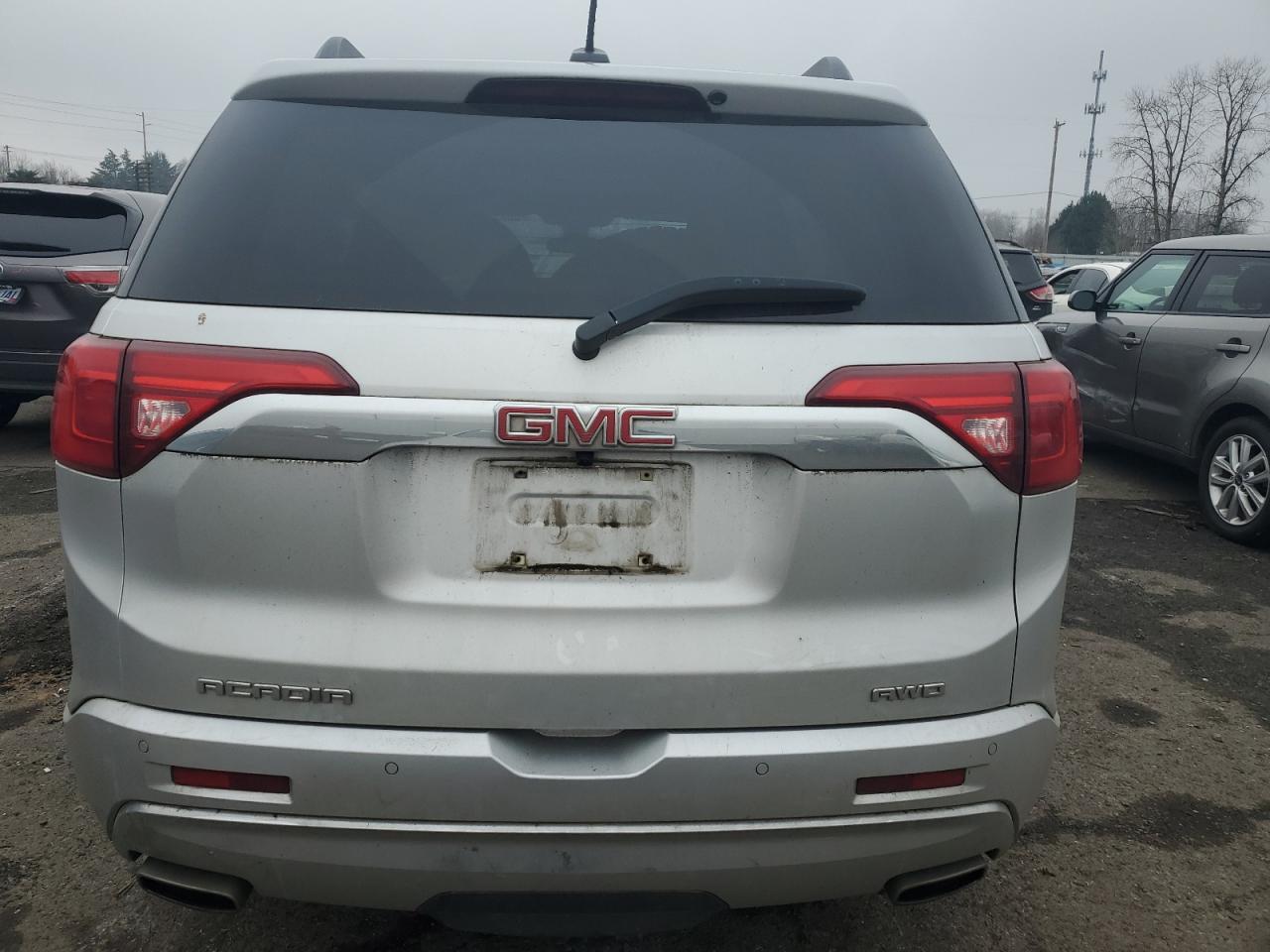 2018 GMC Acadia - Image 6