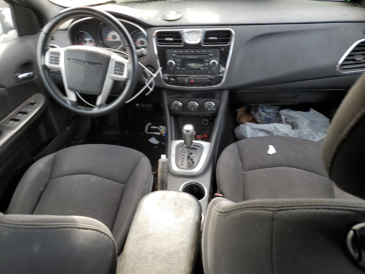 2014 Chrysler 200 - Image 8