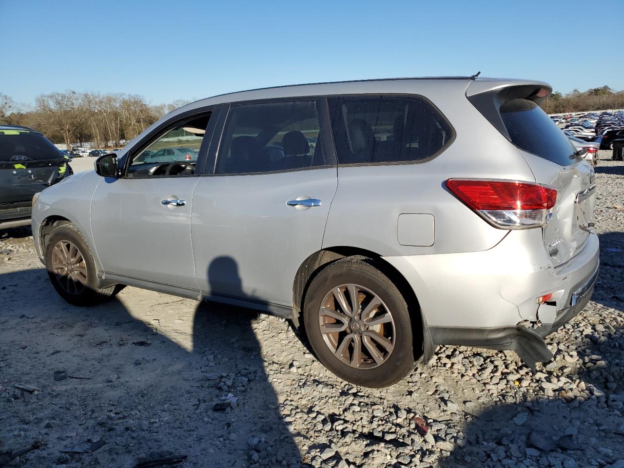 2013 Nissan Pathfinder - Image 2