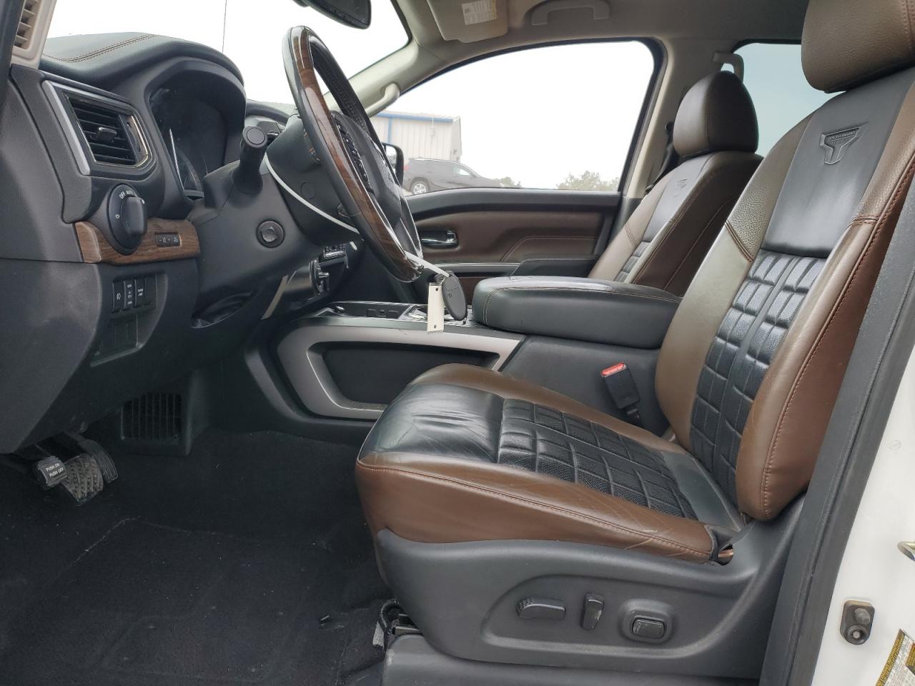2017 Nissan Titan - Image 7