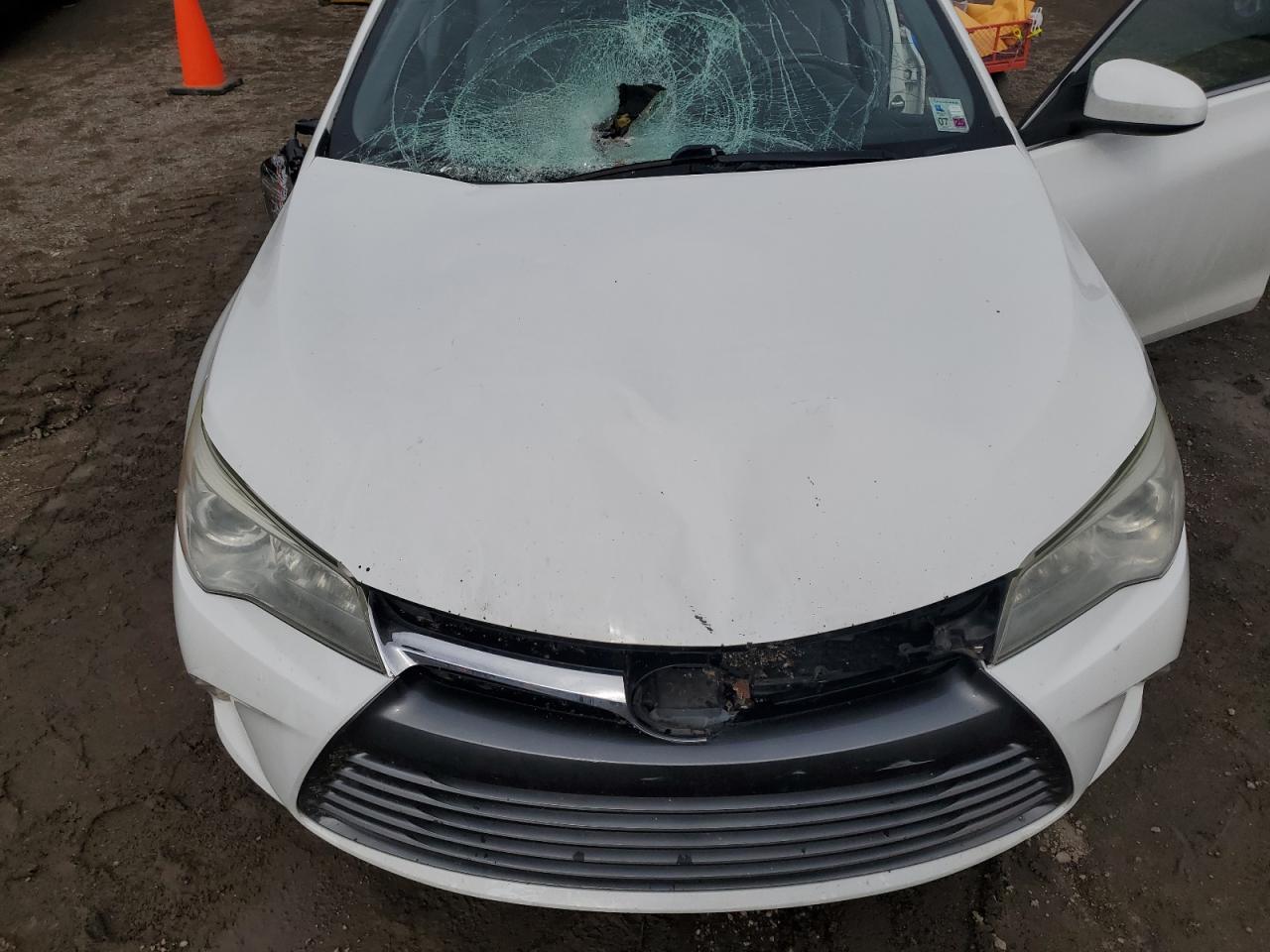 2015 Toyota Camry - Image 11