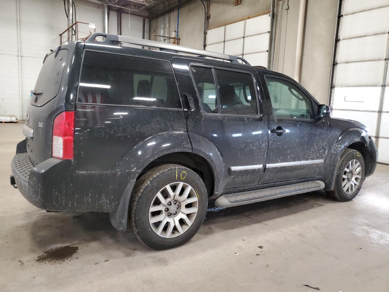 2012 Nissan Pathfinder - Image 3