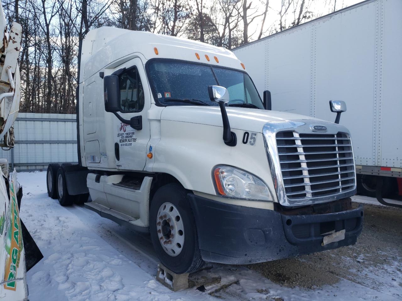 2010 Freightliner Cascadia 125 for Sale in Glassboro, NJ - Front End