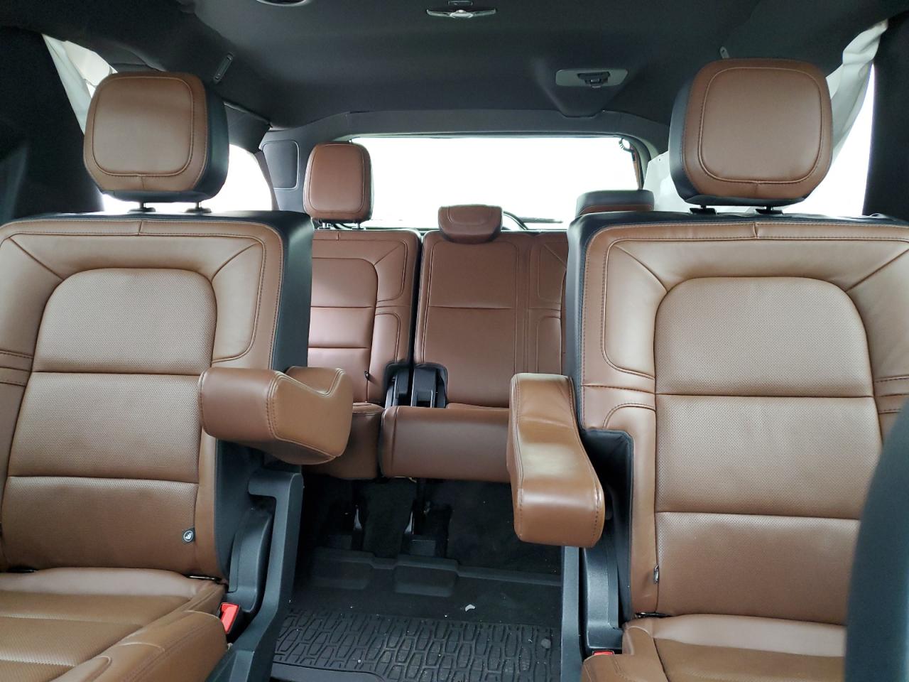 2023 Lincoln Navigator - Image 10