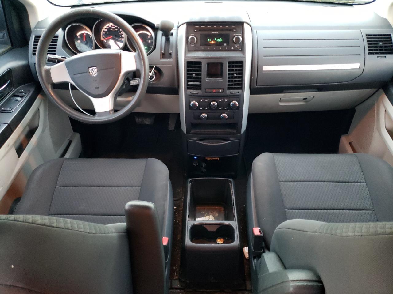 2010 Dodge Caravan - Image 8