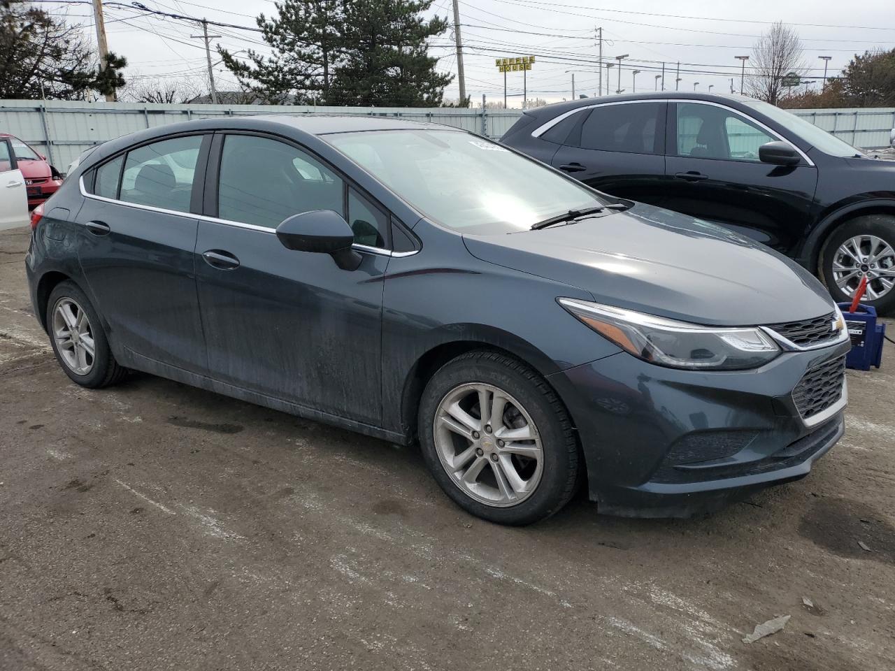 2017 Chevrolet Cruze - Image 4