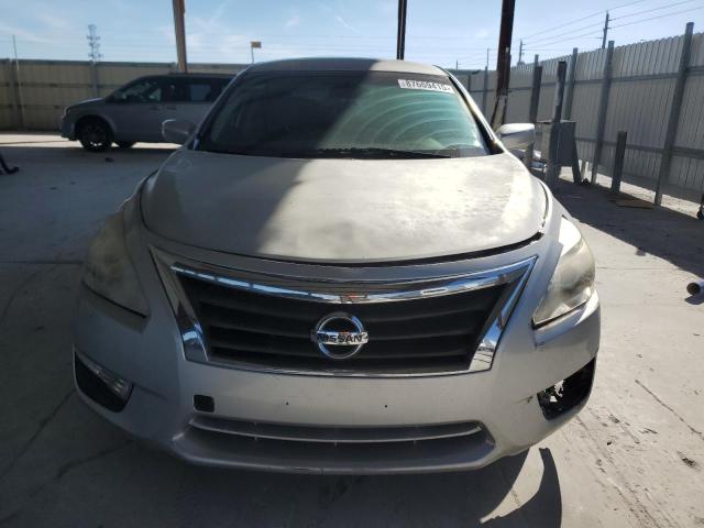 Sedans NISSAN ALTIMA 2015 Srebrny