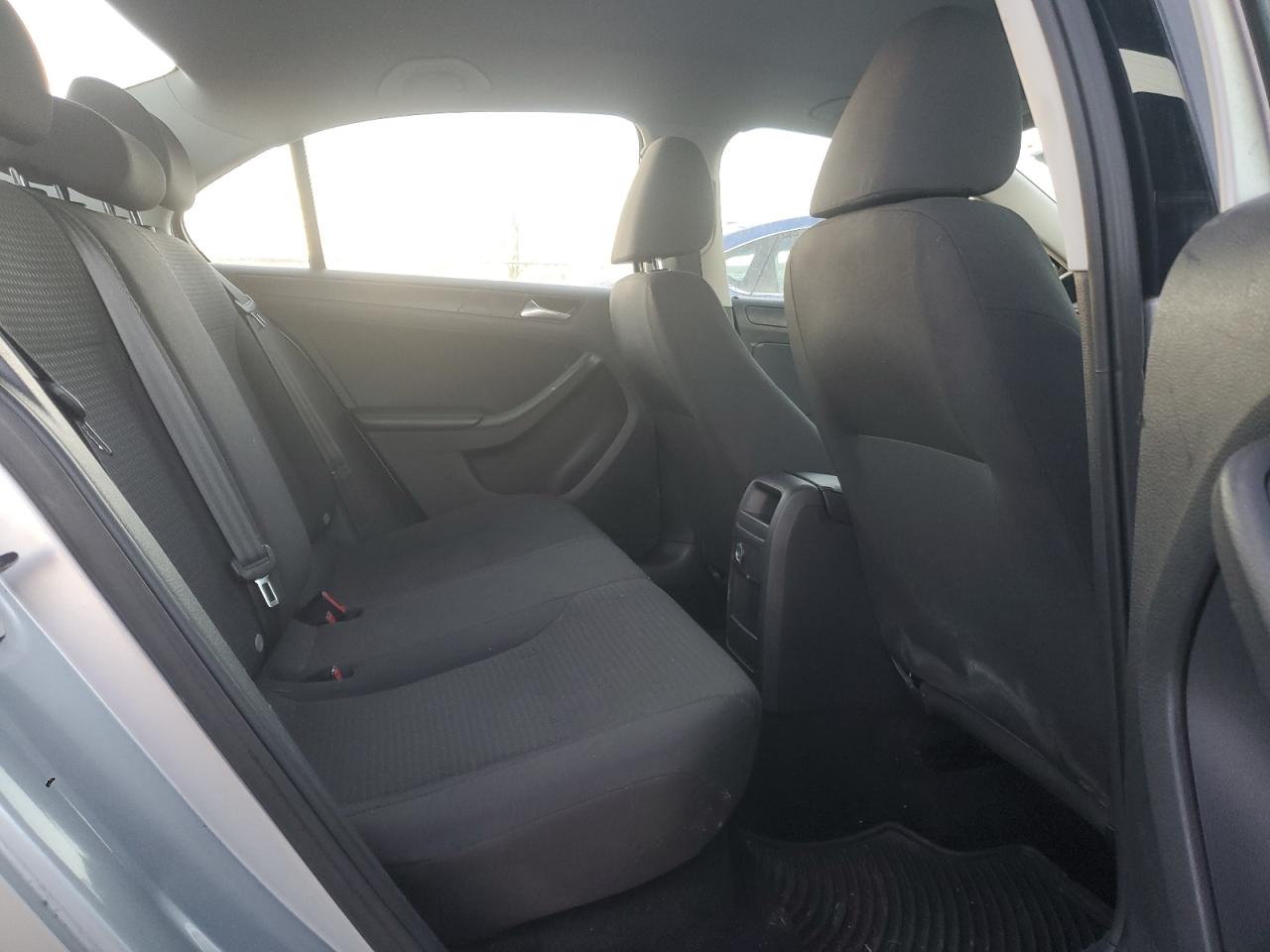 2015 Volkswagen Jetta - Image 10