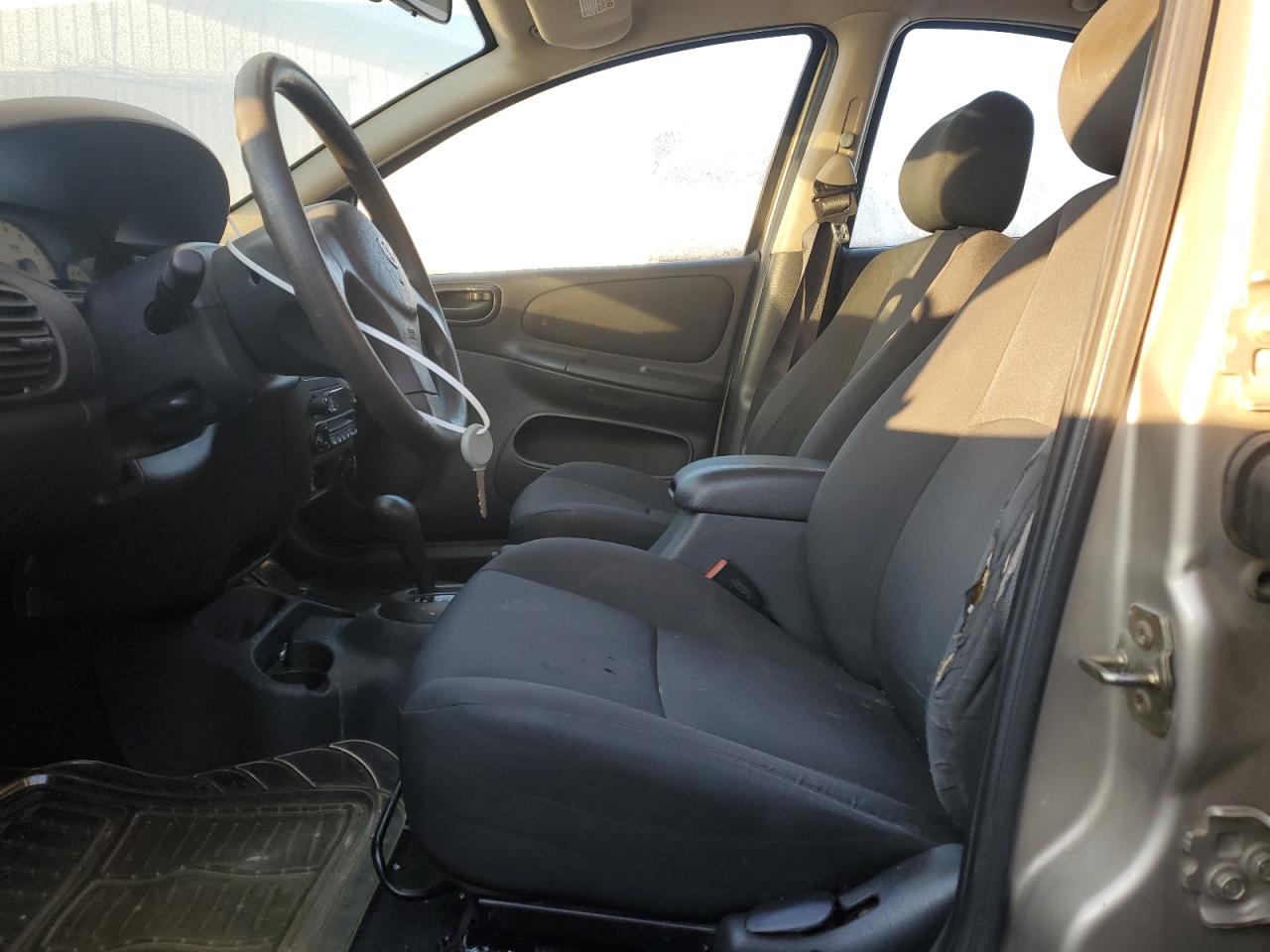 2003 Dodge Neon - Image 7