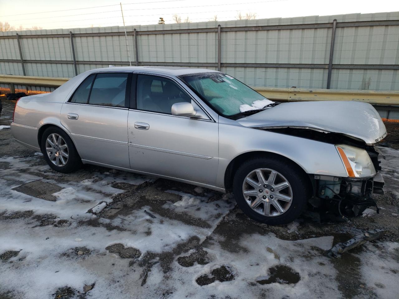 2011 Cadillac DTS - Image 4