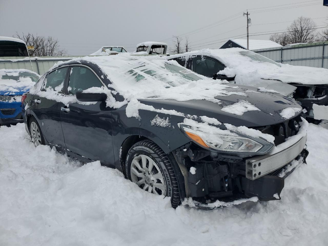 2017 Nissan Altima - Image 4