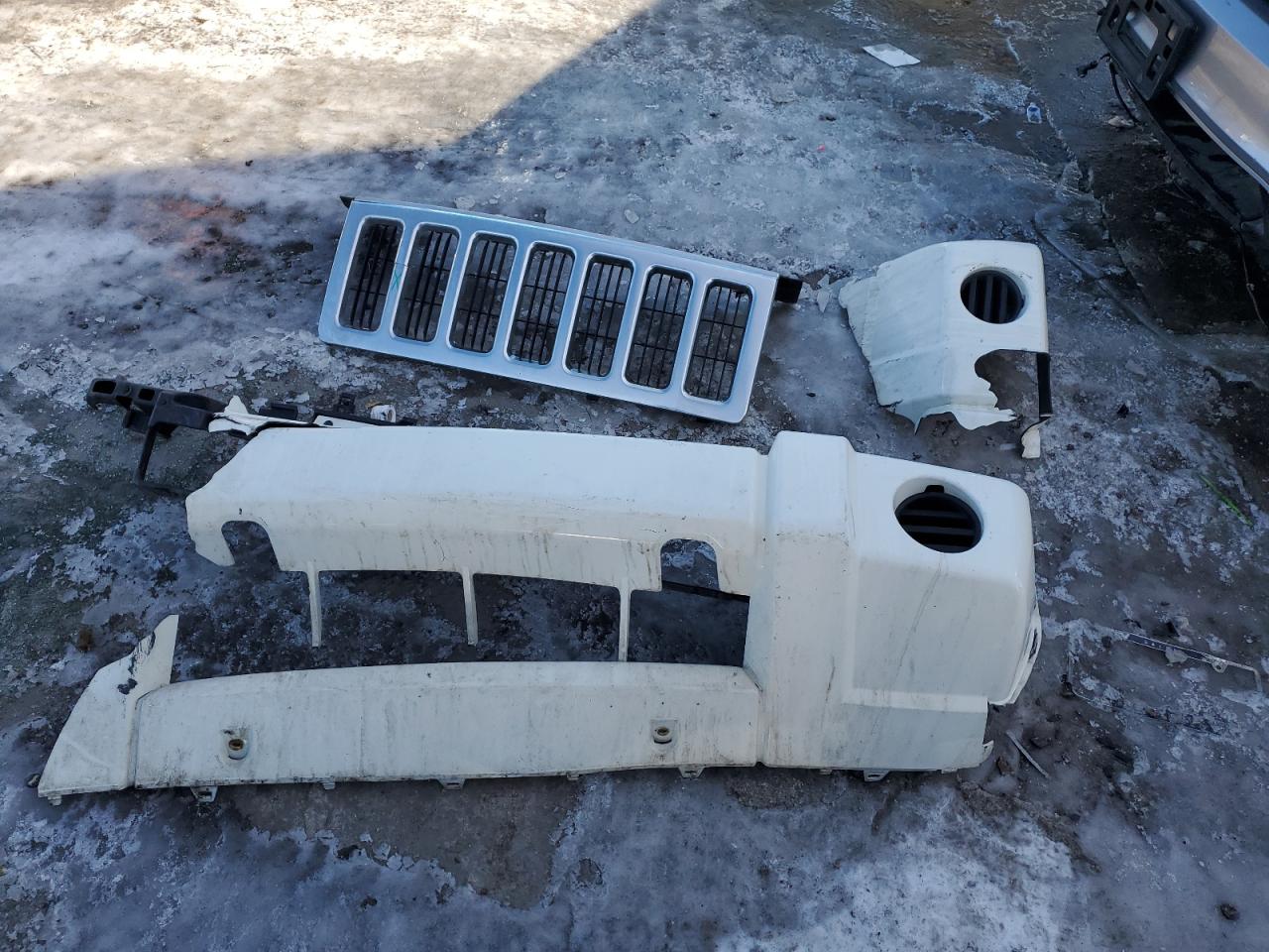 2007 Jeep Commander - Image 13