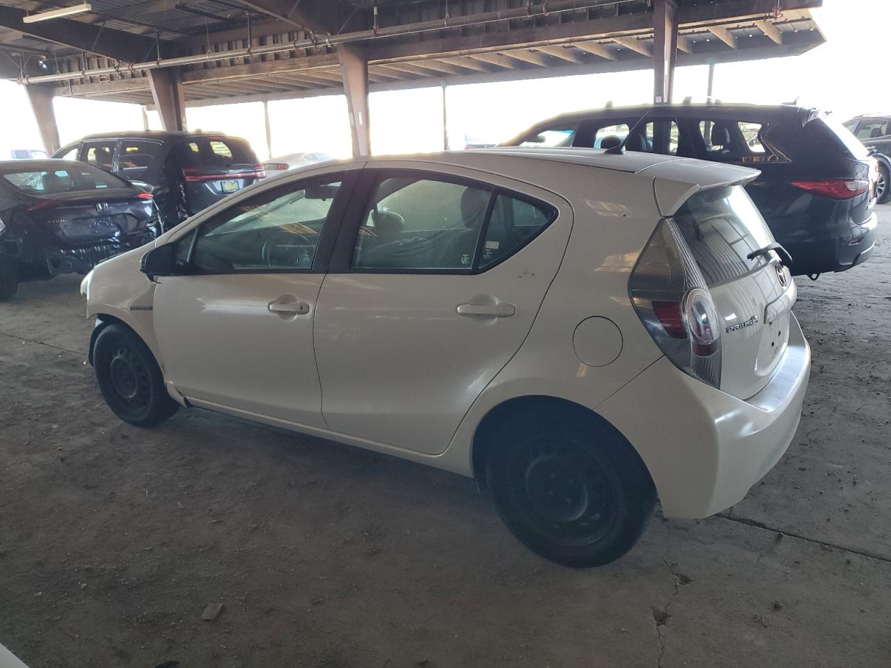 2014 Toyota Prius - Image 2