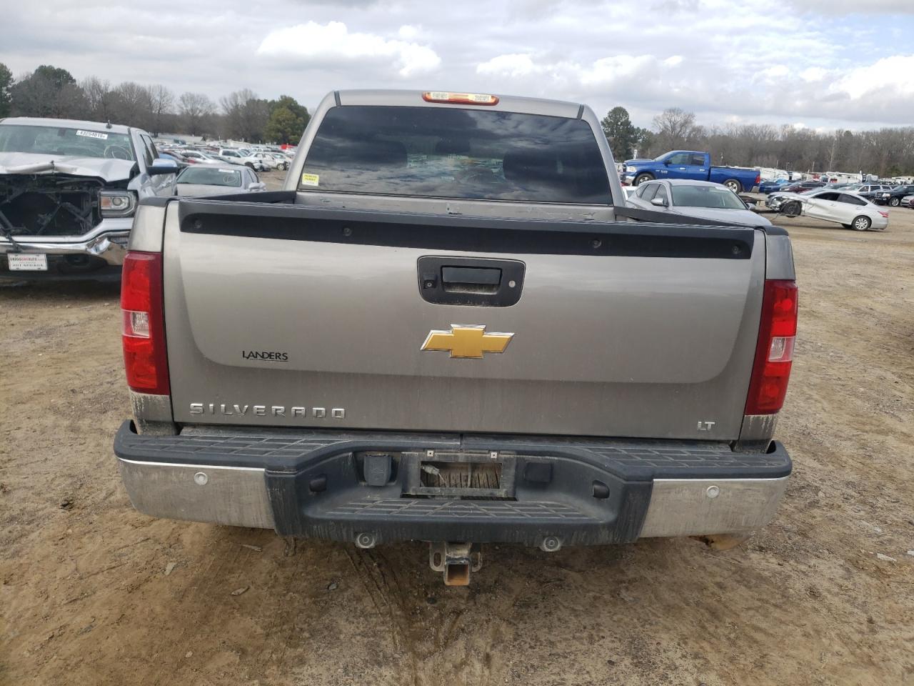 2013 Chevrolet Silverado - Image 6