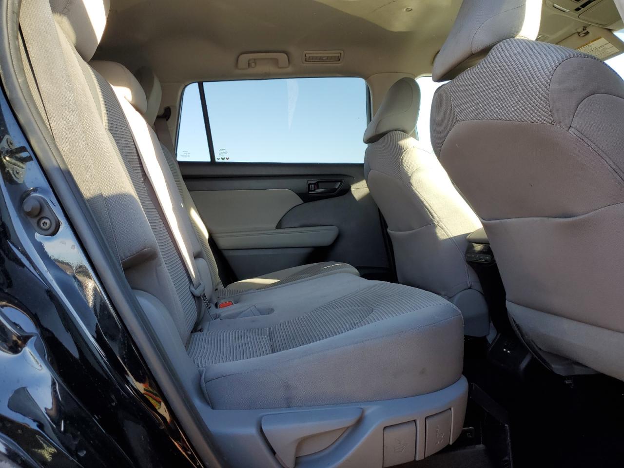2021 Toyota Highlander - Image 11