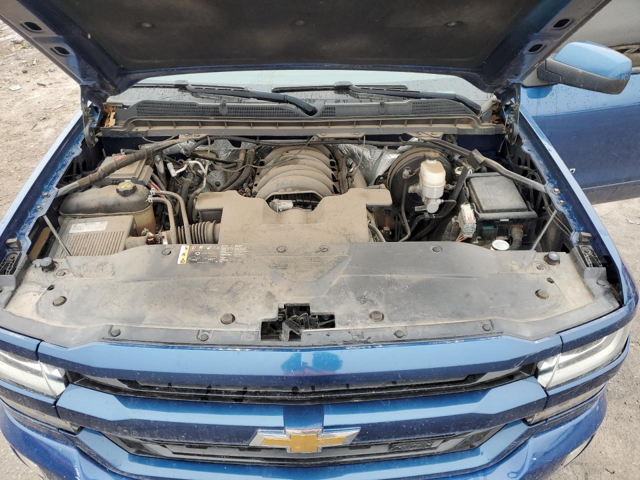 2017 Chevrolet Silverado - Image 11