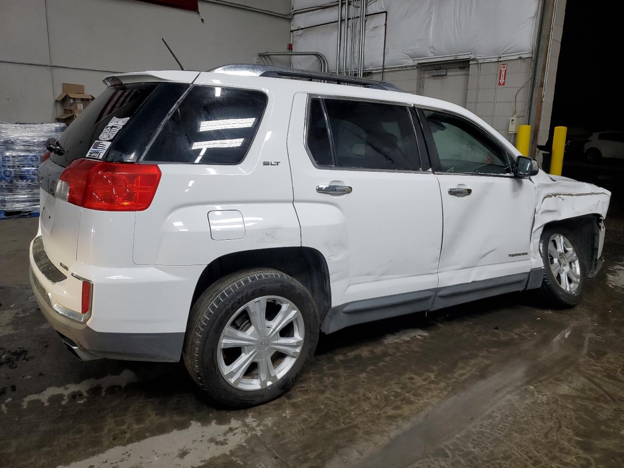2016 GMC Terrain - Image 3