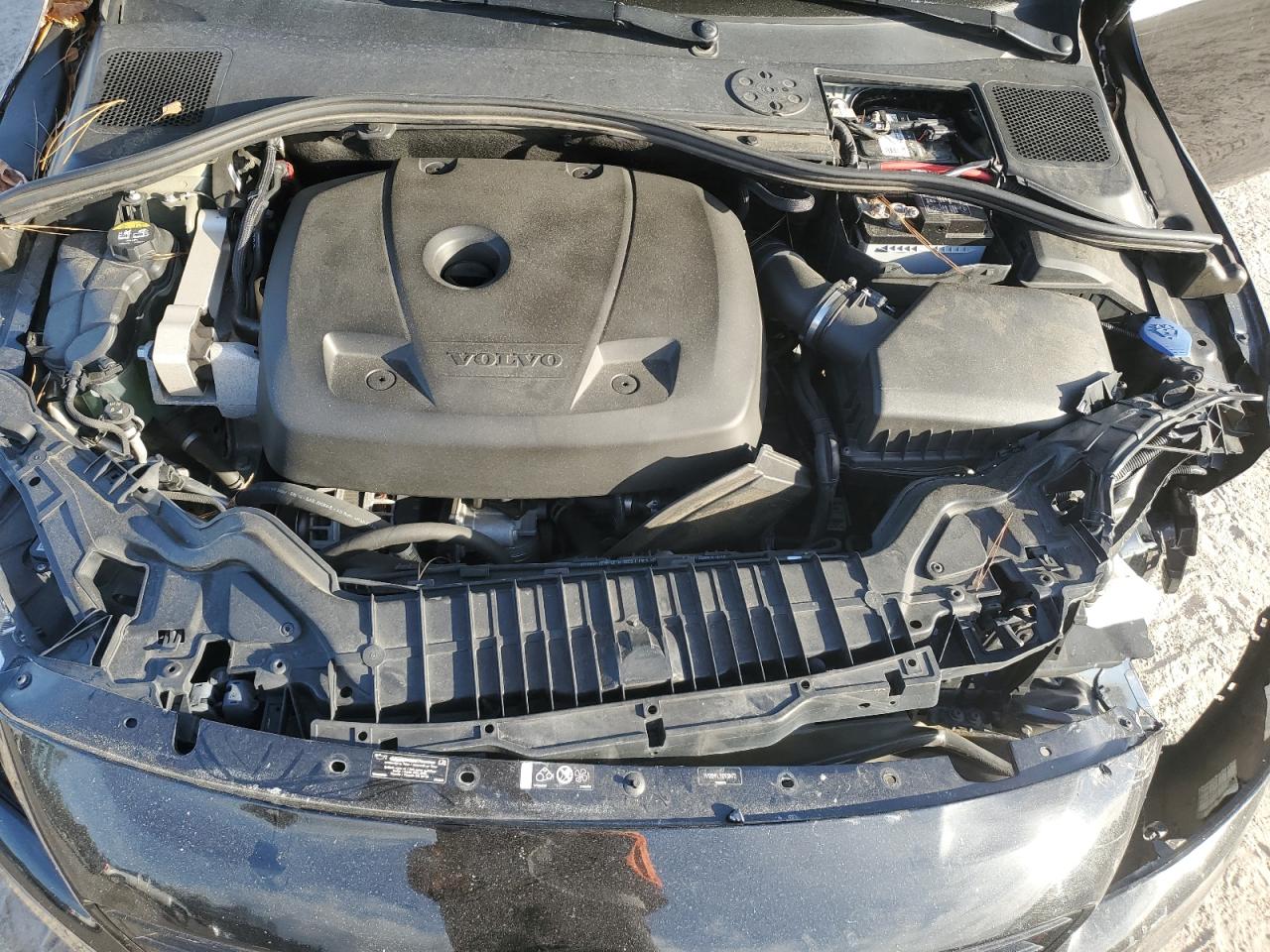2017 Volvo S60 - Image 13