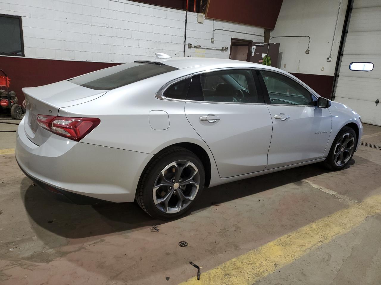 2022 Chevrolet Malibu - Image 3