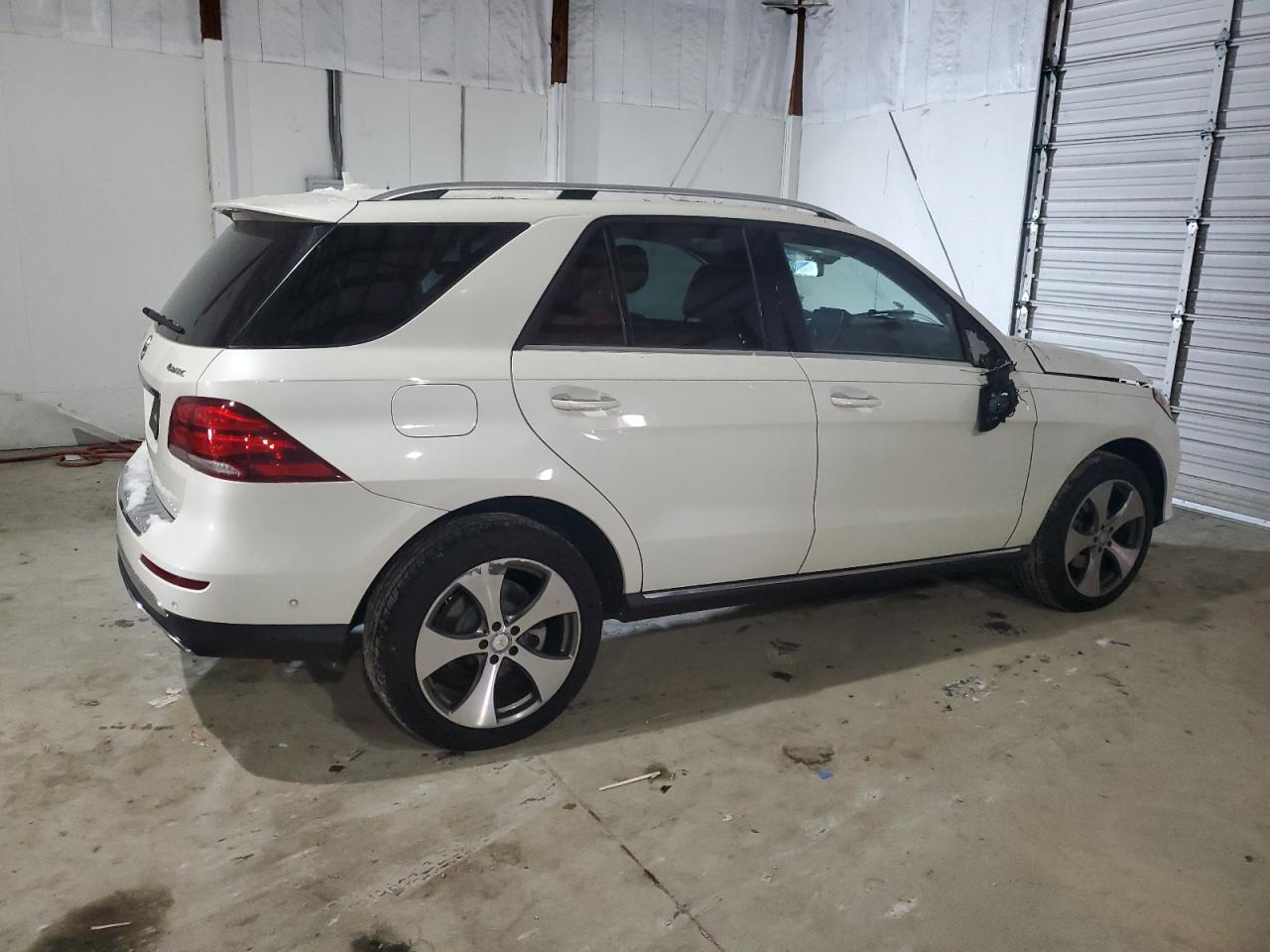 2017 Mercedes-Benz GLE - Image 3