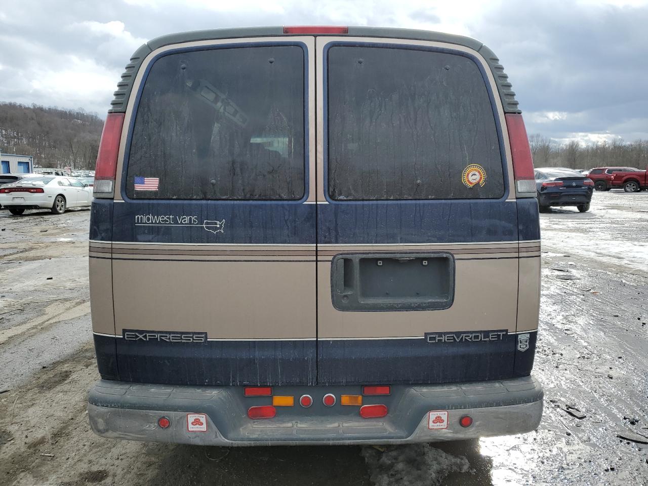 2001 Chevrolet Express - Image 6
