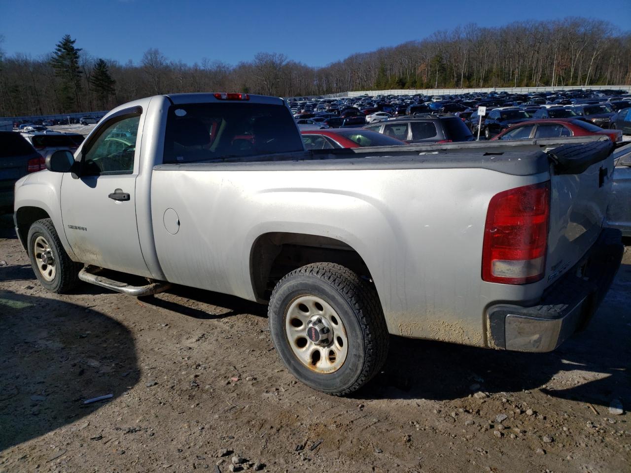 2011 GMC Sierra - Image 2