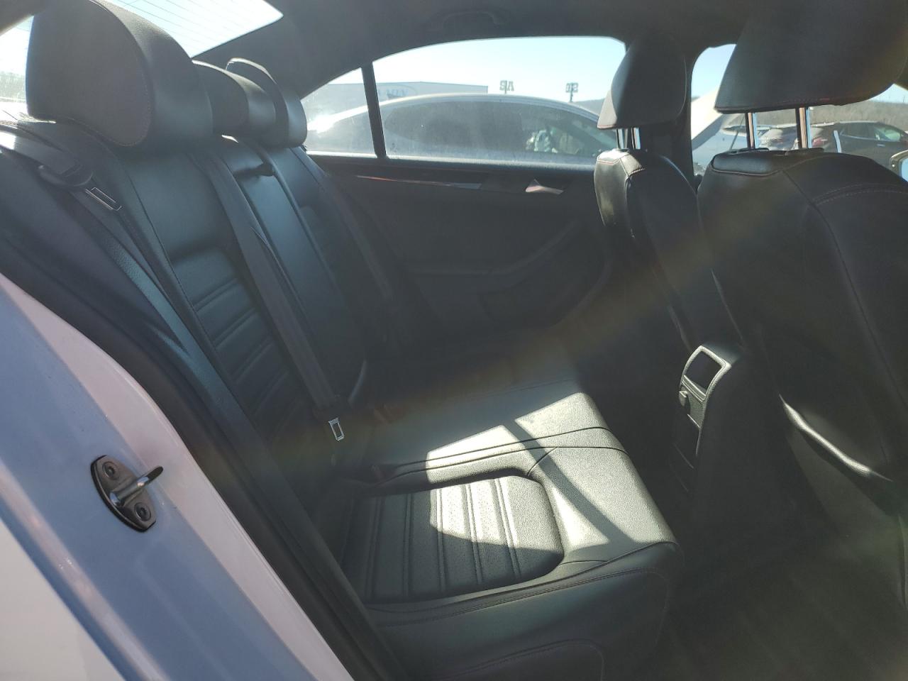 2017 Volkswagen Jetta - Image 10