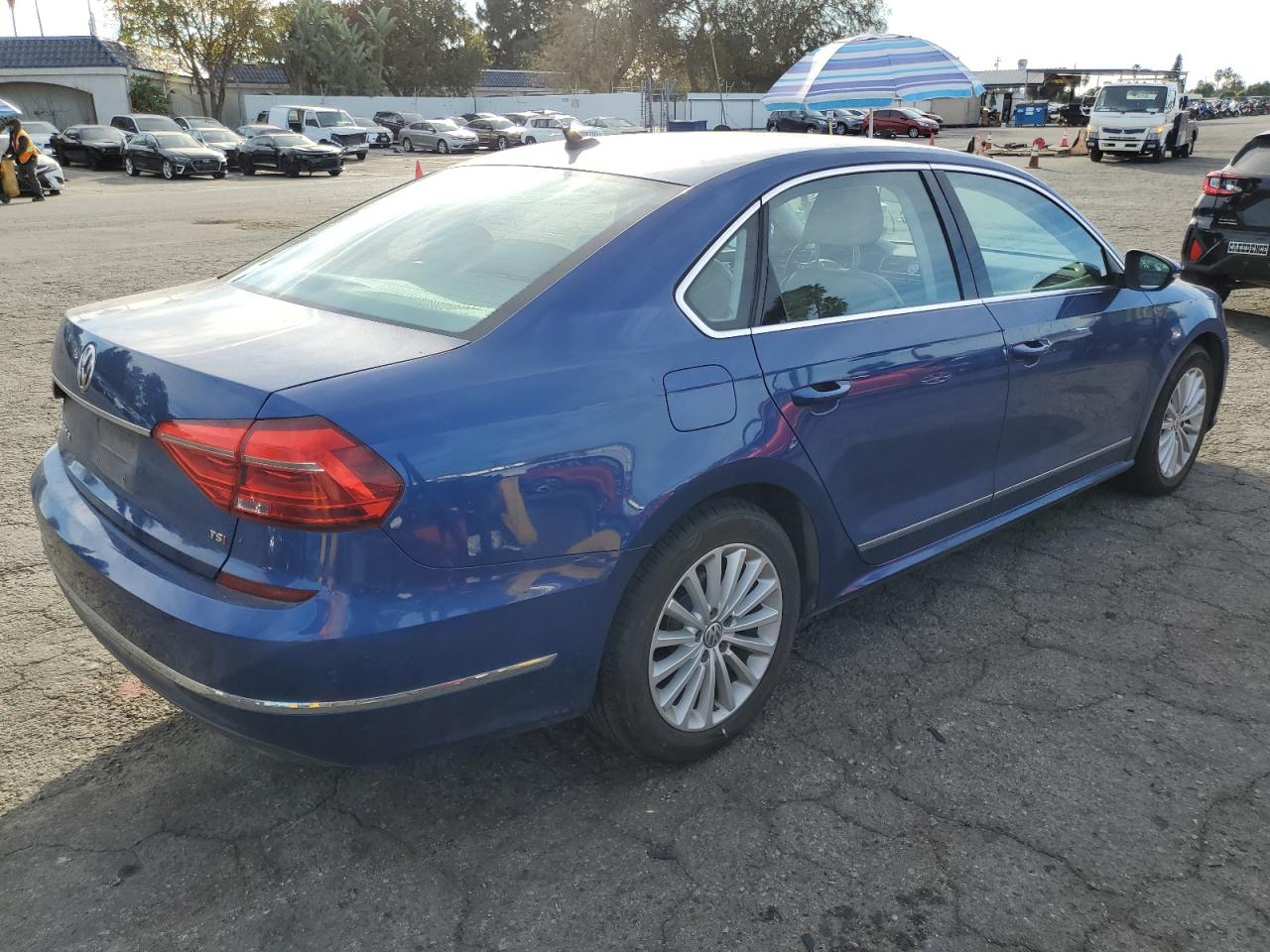 VIN 1VWBT7A37GC067430 2016 VOLKSWAGEN PASSAT no.3