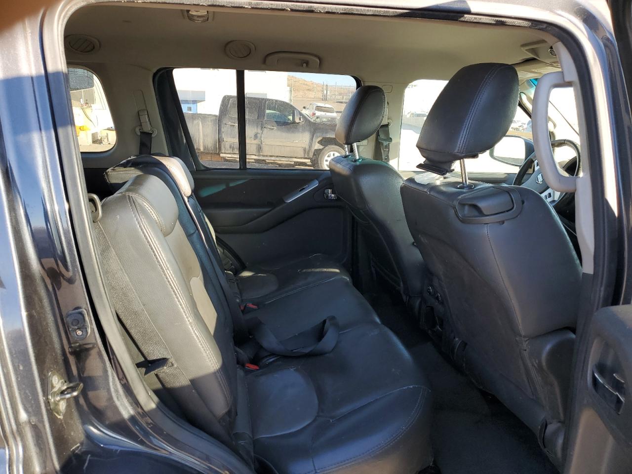 2011 Nissan Pathfinder - Image 10