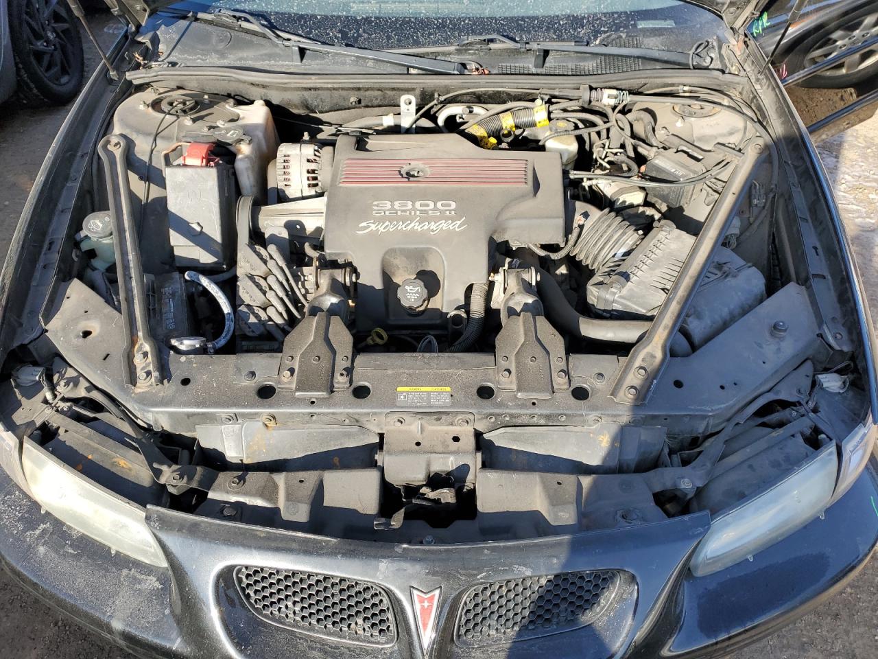 2003 Pontiac Grand Prix - Image 11