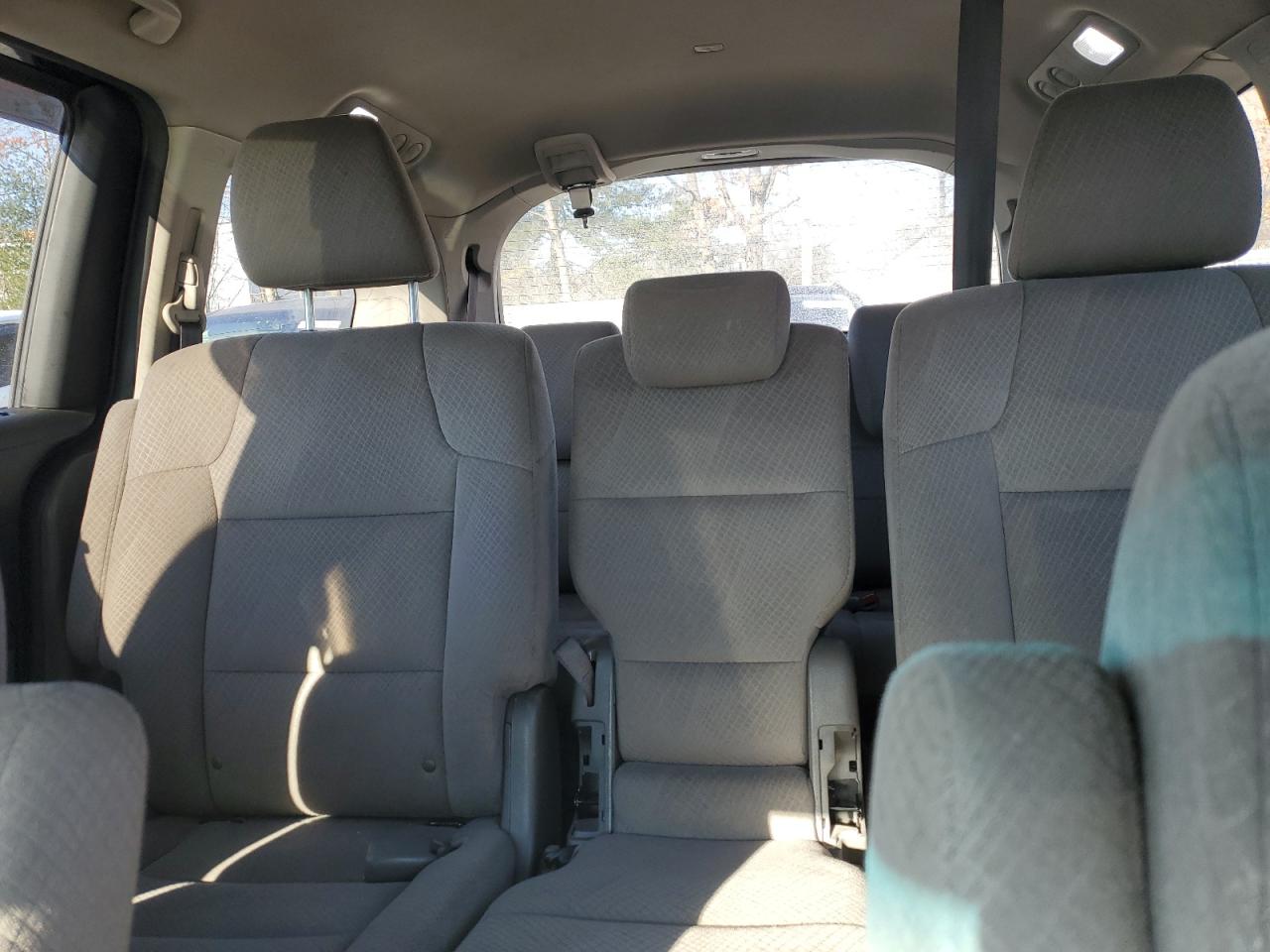2015 Honda Odyssey - Image 10