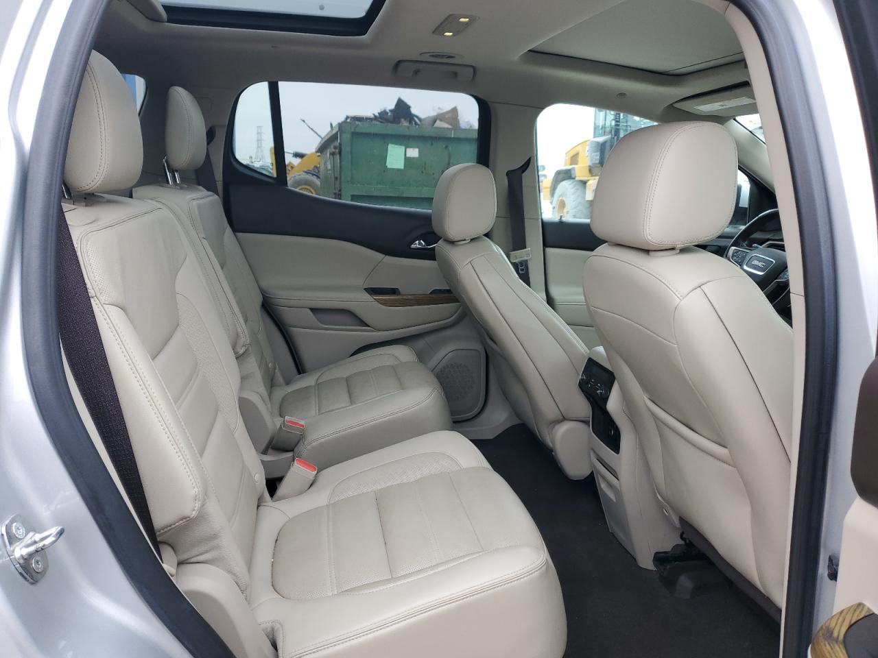 2018 GMC Acadia - Image 11