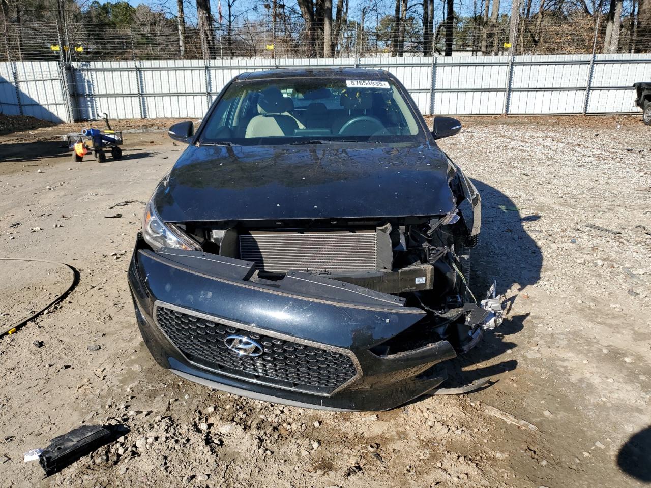 2020 Hyundai Elantra - Image 5