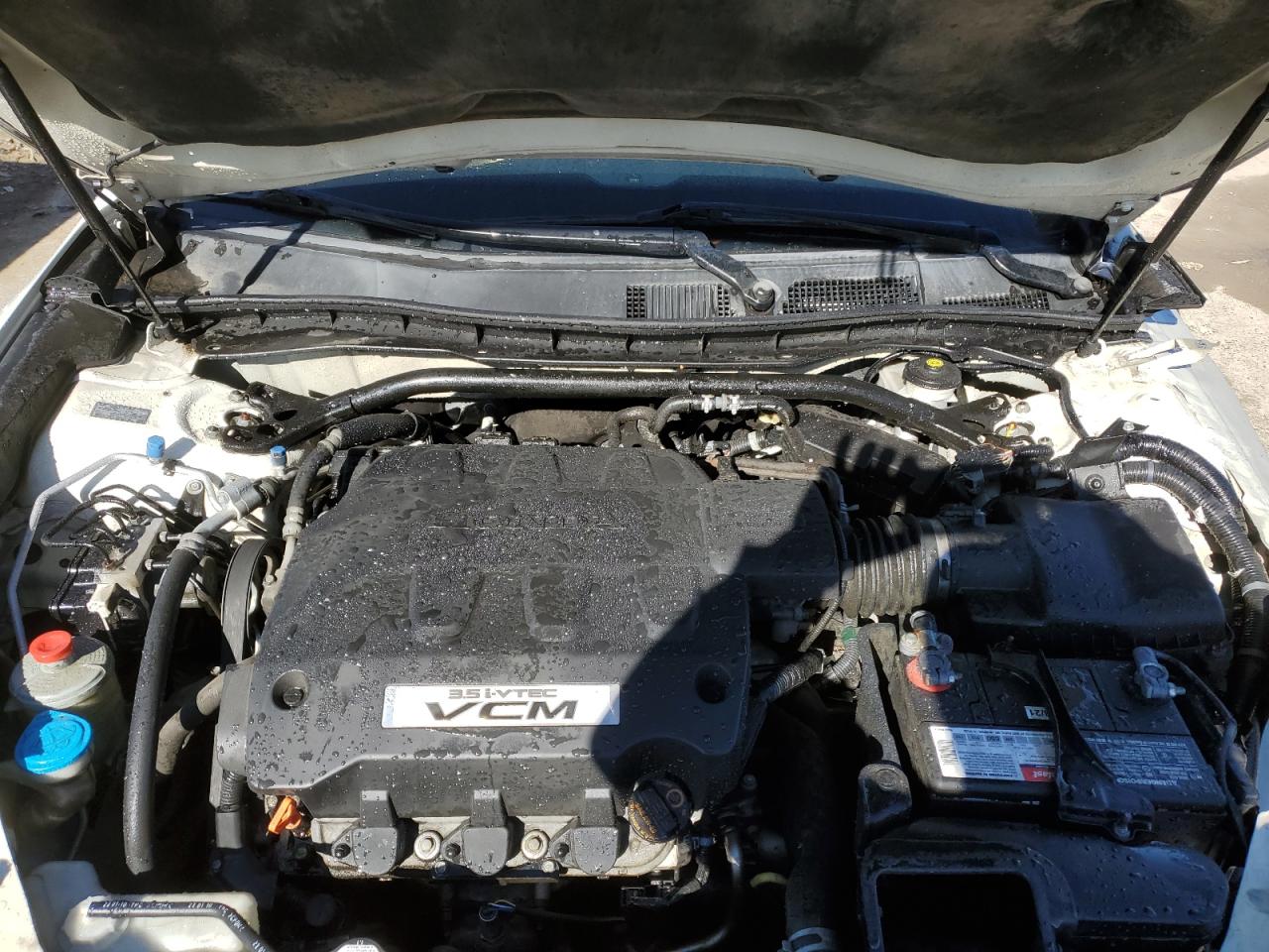2010 Honda Accord - Image 11