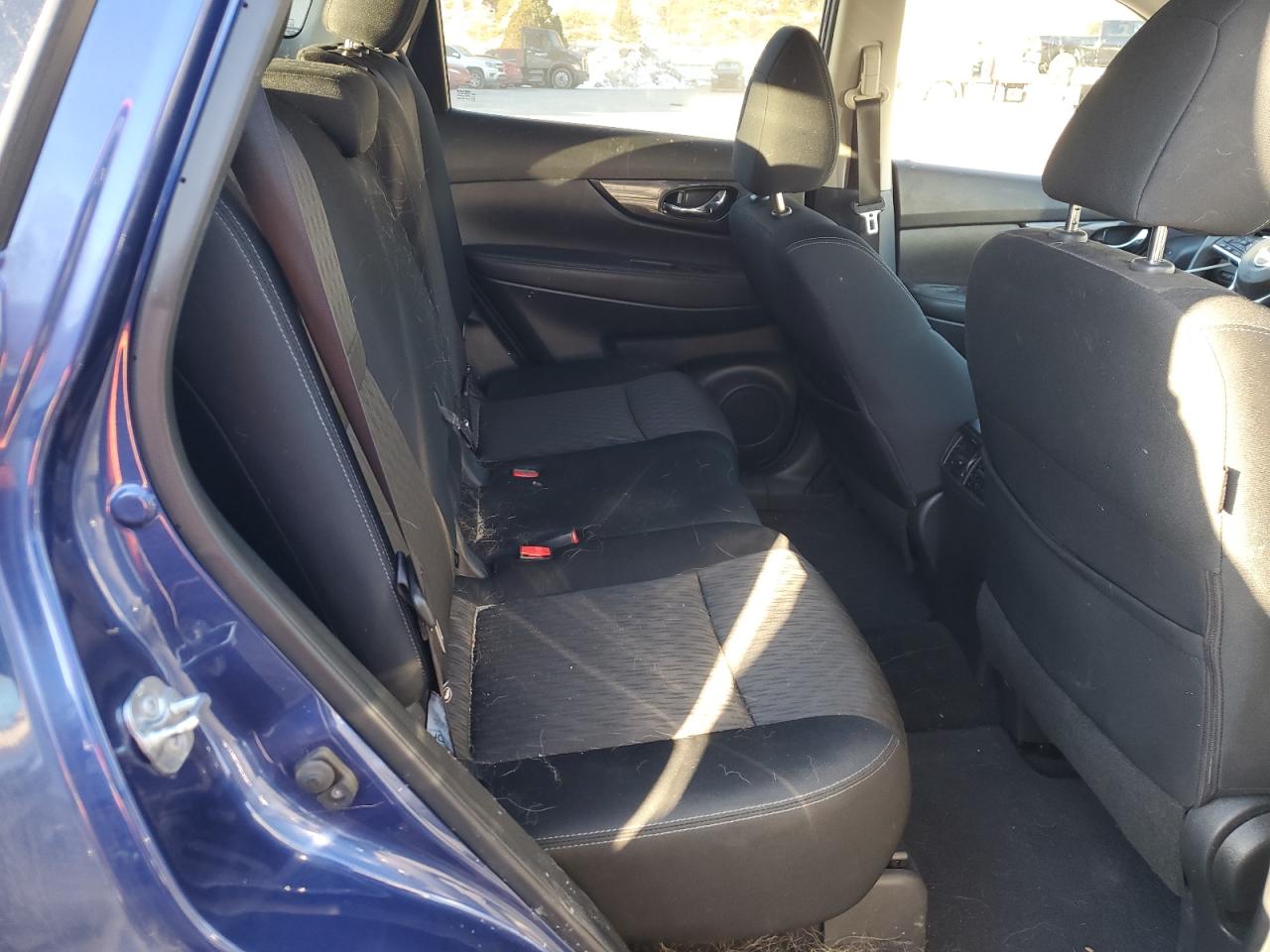 2017 Nissan Rogue - Image 11