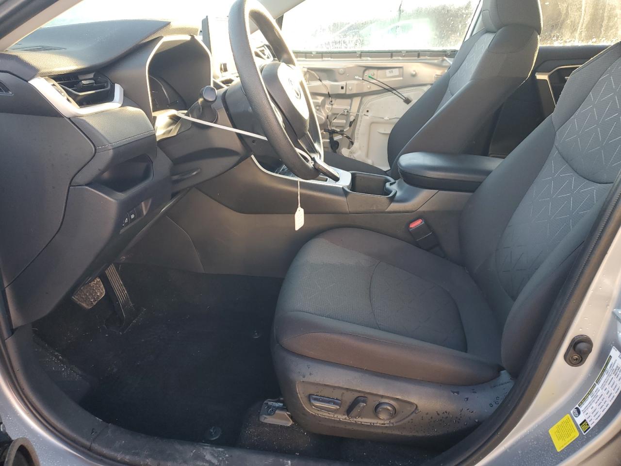 2024 Toyota RAV 4 - Image 7