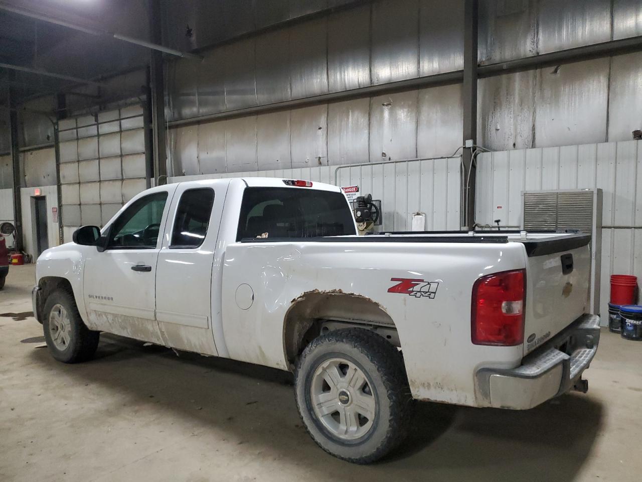 2013 Chevrolet Silverado - Image 2